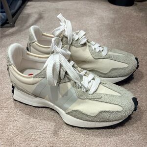 New Balance 327 Sneakers worn once